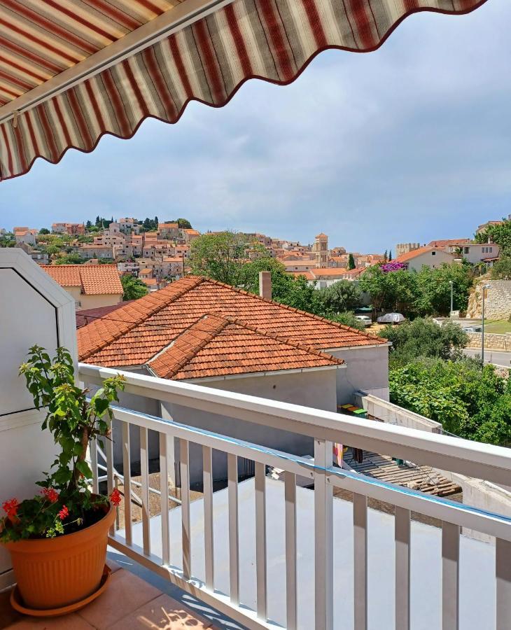 Rooms & Apartments Dolac Hvar Town Esterno foto